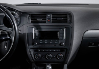 Подержанный автомобиль Volkswagen Jetta Sedan 2016 года (13 фото)