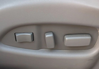 Подержанный автомобиль Cadillac SRX 2011 года (13 фото)