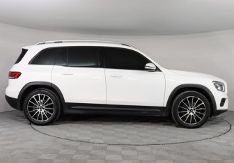 Подержанный автомобиль Mercedes-Benz GLB 2021 года (4 фото)