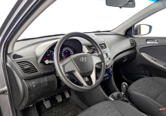 Подержанный автомобиль Hyundai Solaris Sedan 2016 года (15 фото)