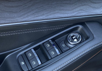 Подержанный автомобиль Exeed LX 2022 года (12 фото)