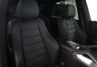 Подержанный автомобиль Mercedes-Benz GLE 2022 года (16 фото)
