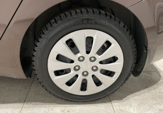 Подержанный автомобиль Kia Ceed Wagon 2012 года (12 фото)