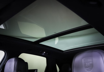 Подержанный автомобиль Porsche Cayenne 2020 года (20 фото)