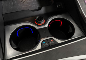 Подержанный автомобиль BMW X7 2021 года (23 фото)