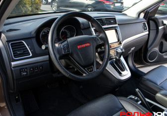 Подержанный автомобиль Haval H6 2018 года (14 фото)