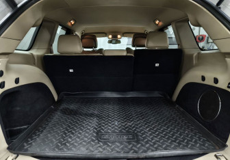 Подержанный автомобиль Jeep Grand Cherokee 2013 года (14 фото)
