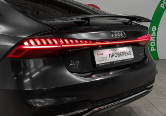 Подержанный автомобиль Audi A7 2021 года (11 фото)