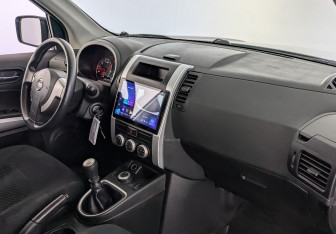 Подержанный автомобиль Nissan X-Trail 2013 года (13 фото)
