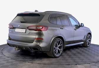 Подержанный автомобиль BMW X5 2021 года (5 фото)