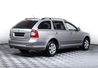 Подержанный автомобиль Skoda Octavia Wagon 2012 года (5 фото)
