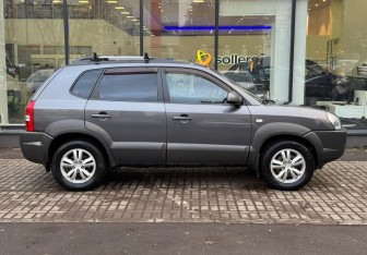 Подержанный автомобиль Hyundai Tucson 2008 года (4 фото)