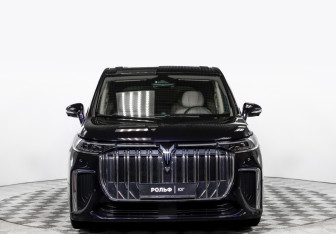 Подержанный автомобиль Voyah Dream 2023 года (2 фото)