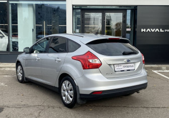 Подержанный автомобиль Ford Focus Wagon 2013 года (7 фото)