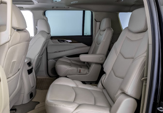 Подержанный автомобиль Cadillac Escalade Suv 2019 года (12 фото)