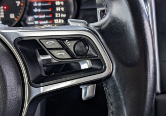 Подержанный автомобиль Porsche Macan 2016 года (29 фото)