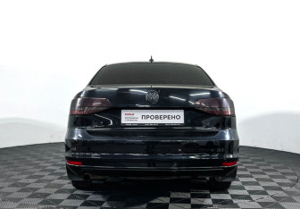 Подержанный автомобиль Volkswagen Jetta Sedan 2015 года (6 фото)