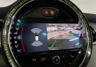 Подержанный автомобиль MINI Hatch 2021 года (19 фото)