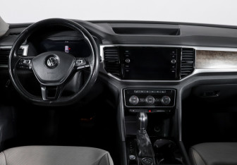 Подержанный автомобиль Volkswagen Teramont 2018 года (12 фото)