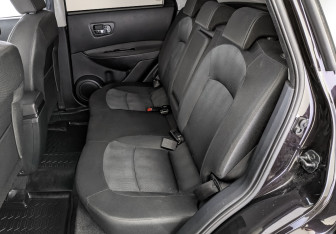 Подержанный автомобиль Nissan Qashqai 2011 года (18 фото)