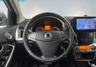 Подержанный автомобиль SsangYong Actyon 2014 года (18 фото)