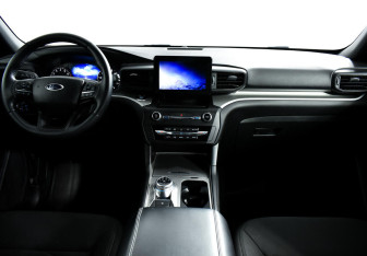 Подержанный автомобиль Ford Explorer 2020 года (8 фото)
