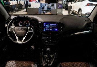 Подержанный автомобиль LADA (ВАЗ) Vesta Sedan 2019 года (17 фото)