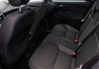 Подержанный автомобиль Ford Focus Sedan 2011 года (11 фото)