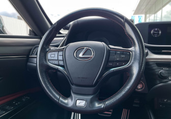 Подержанный автомобиль Lexus ES 2020 года (14 фото)