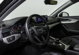 Подержанный автомобиль Audi A4 Sedan 2019 года (10 фото)