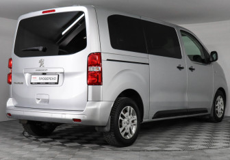 Подержанный автомобиль Peugeot Traveller 2018 года (5 фото)