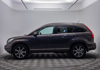Подержанный автомобиль Honda CR-V 2012 года (8 фото)