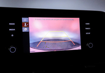 Подержанный автомобиль Kia Carnival 2022 года (7 фото)