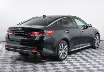 Подержанный автомобиль Kia Optima Sedan 2017 года (3 фото)