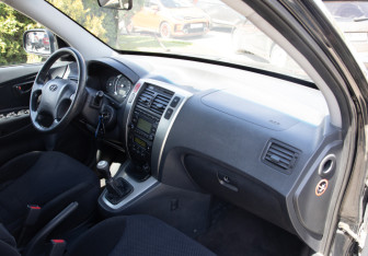 Подержанный автомобиль Hyundai Tucson 2008 года (7 фото)