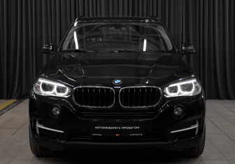 Подержанный автомобиль BMW X5 2017 года (2 фото)