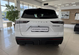 Подержанный автомобиль Jetour Dashing 2023 года (6 фото)