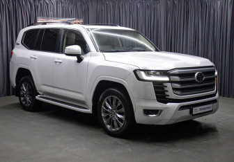 Подержанный автомобиль Toyota Land Cruiser Suv 2021 года (3 фото)