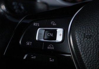 Подержанный автомобиль Volkswagen Golf Hatchback 2012 года (18 фото)