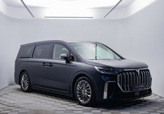 Подержанный автомобиль Voyah Dream 2023 года (3 фото)