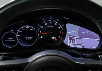 Подержанный автомобиль Porsche Cayenne 2020 года (13 фото)