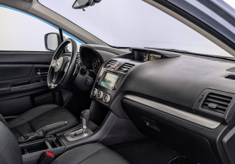 Подержанный автомобиль Subaru XV 2014 года (13 фото)