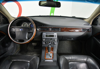 Подержанный автомобиль Volvo XC70 2008 года (8 фото)