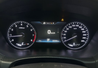 Подержанный автомобиль Hyundai Genesis 2014 года (13 фото)