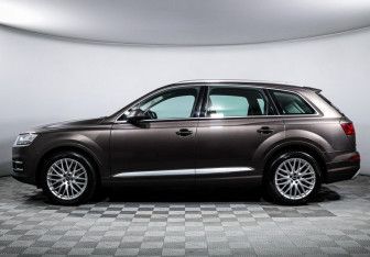 Подержанный автомобиль Audi Q7 2016 года (8 фото)