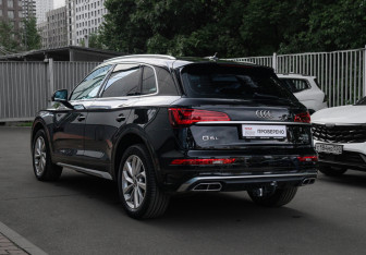 Подержанный автомобиль Audi Q5 2022 года (6 фото)