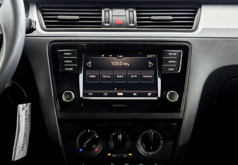 Подержанный автомобиль Skoda Rapid Liftback 2019 года (15 фото)