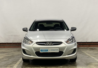 Подержанный автомобиль Hyundai Solaris Sedan 2014 года (2 фото)