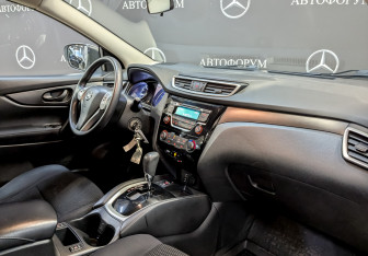 Подержанный автомобиль Nissan Qashqai 2015 года (11 фото)