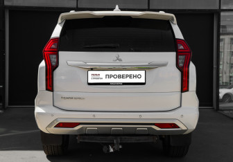 Подержанный автомобиль Mitsubishi Pajero Sport 2020 года (5 фото)